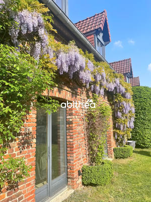 Propriété - 327 m² - 9 pièces