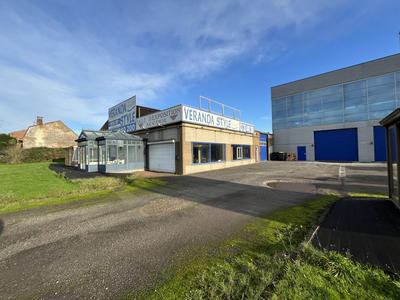 Local commercial - 1 500 m²