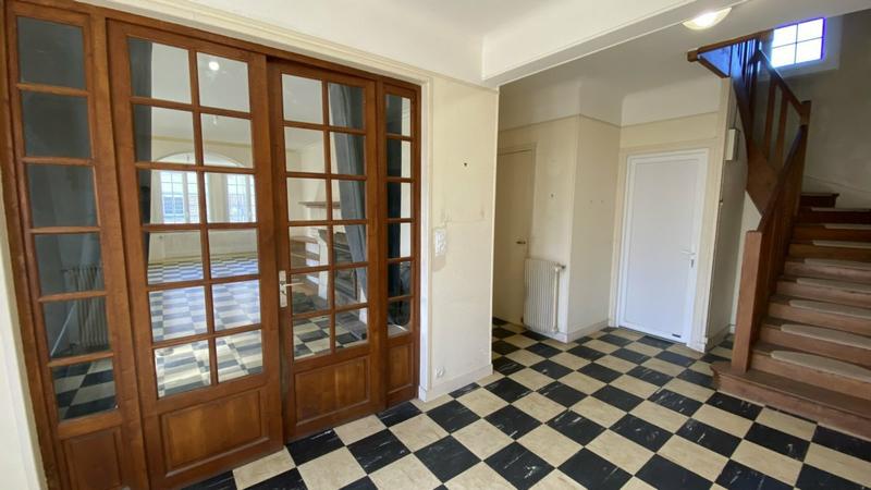 Maison en pierre - 251 m² - 8 pièces