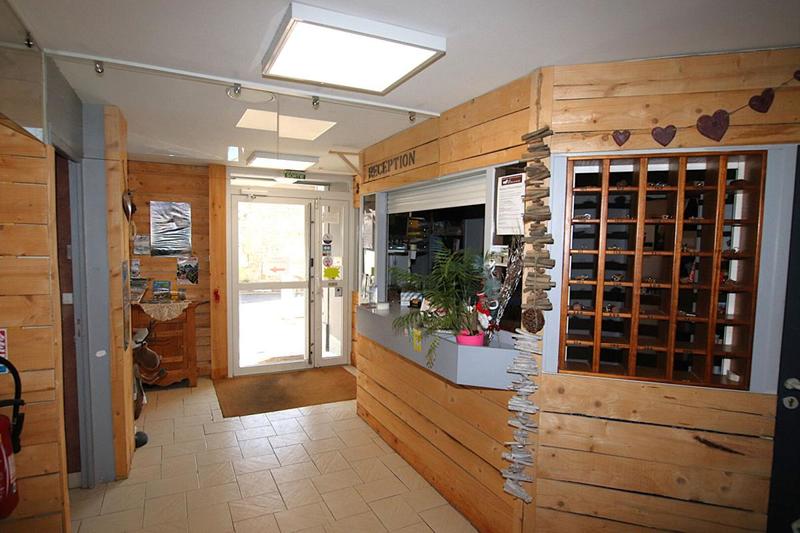 Maison - 1 300 m² - 40 pièces