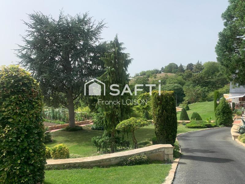 Maison - 220 m² - 11 pièces