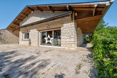 Maison - 215 m² - 7 pièces