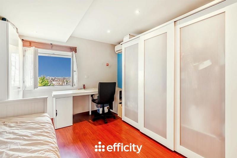 Pavillon - 223 m² - 12 pièces