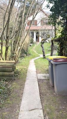 Pavillon - 140 m² - 7 pièces