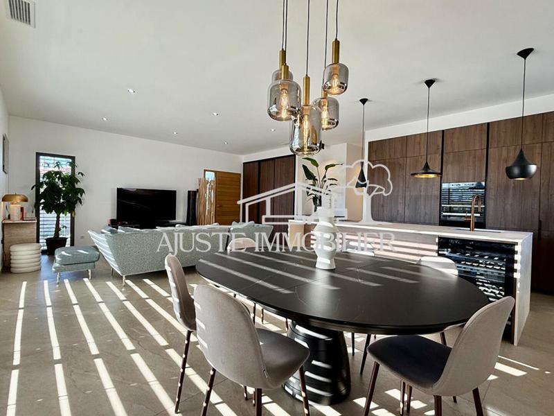 Maison - 110 m² - 5 pièces