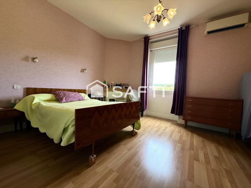 Maison - 205 m² - 9 pièces