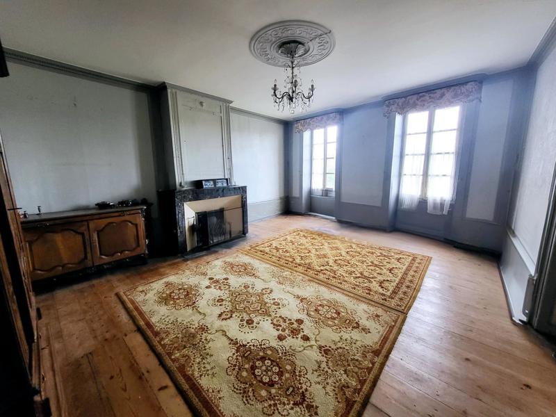 Maison - 450 m² - 12 pièces