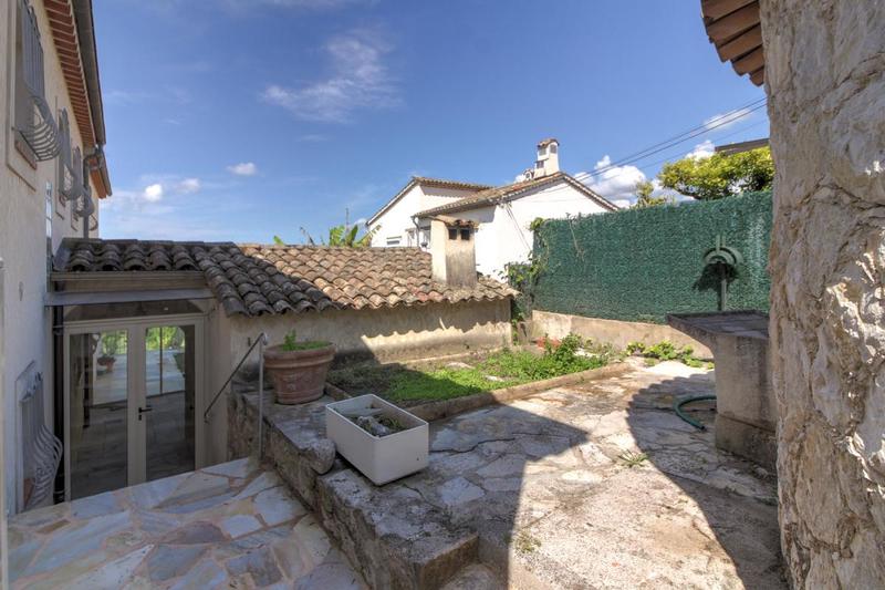 Villa - 181 m² - 6 pièces