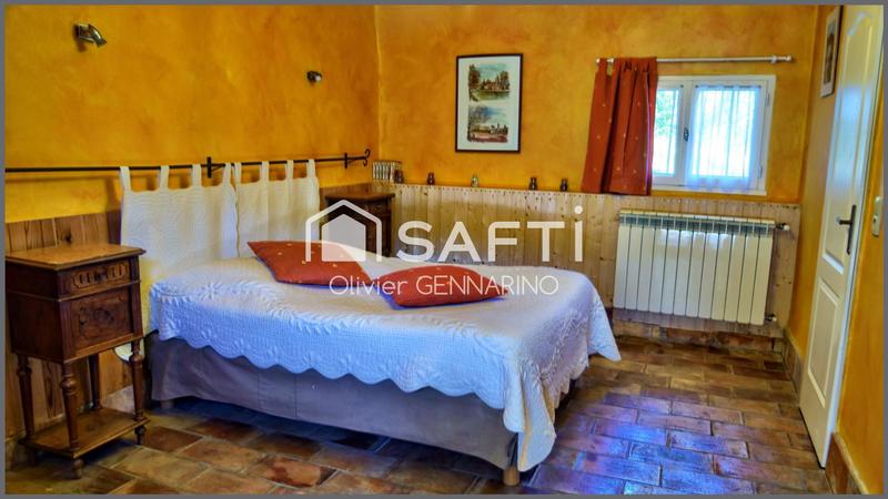 Maison - 591 m² - 22 pièces