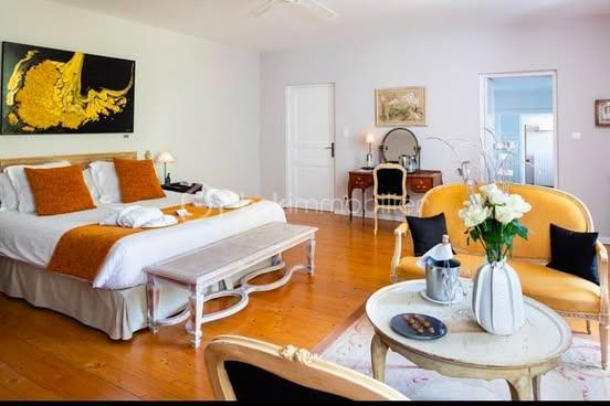 Moulin - 1 500 m² - 28 pièces