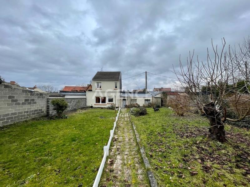 Maison - 93 m² - 5 pièces