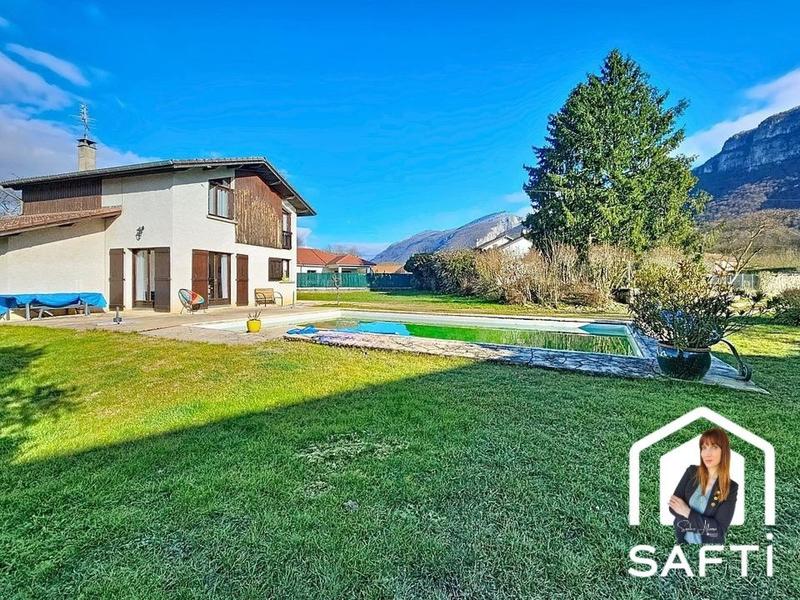 Maison - 95 m² - 5 pièces