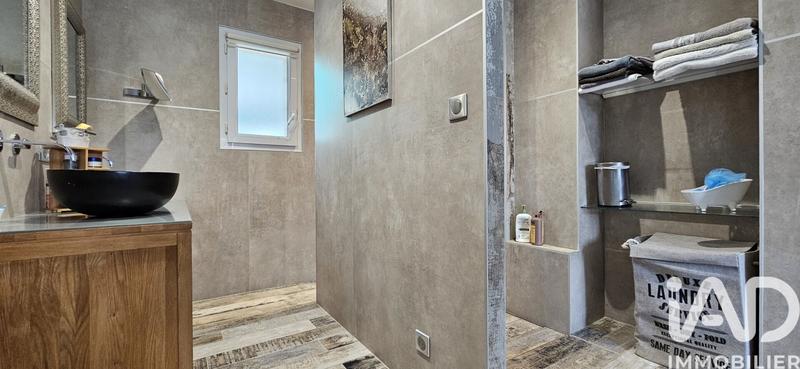 Maison - 188 m² - 8 pièces