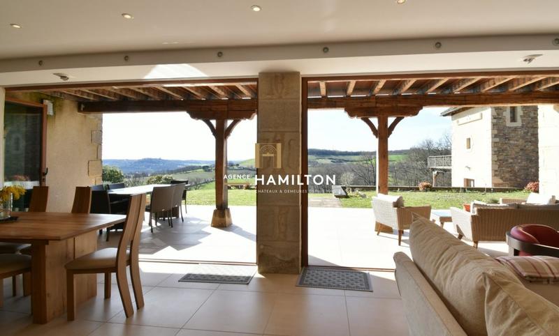 Propriété - 217 m² - 7 pièces