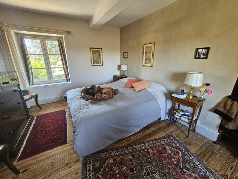 Maison - 220 m² - 6 pièces