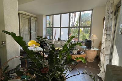 Maison - 270 m² - 6 pièces