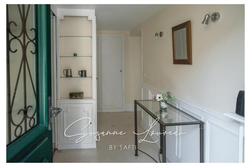 Villa - 253 m² - 10 pièces