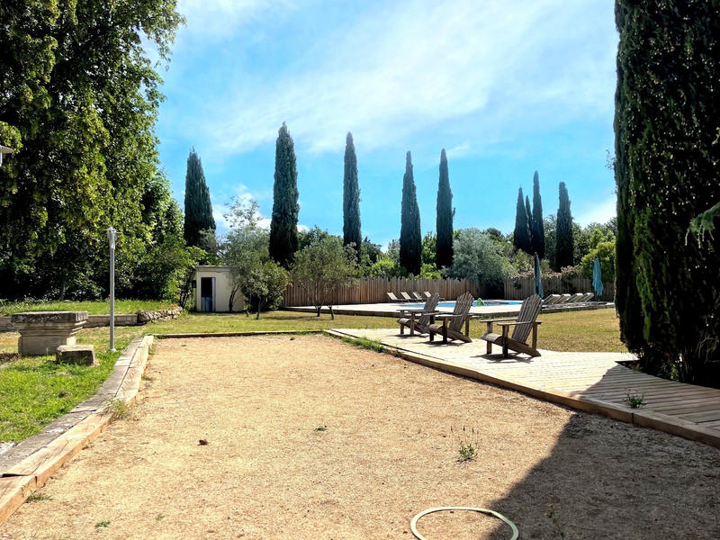 Mas - 730 m² - 11 pièces