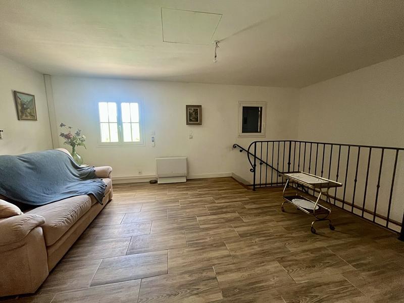 Villa - 221 m² - 6 pièces