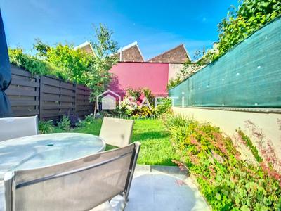 Maison - 90 m² - 5 pièces