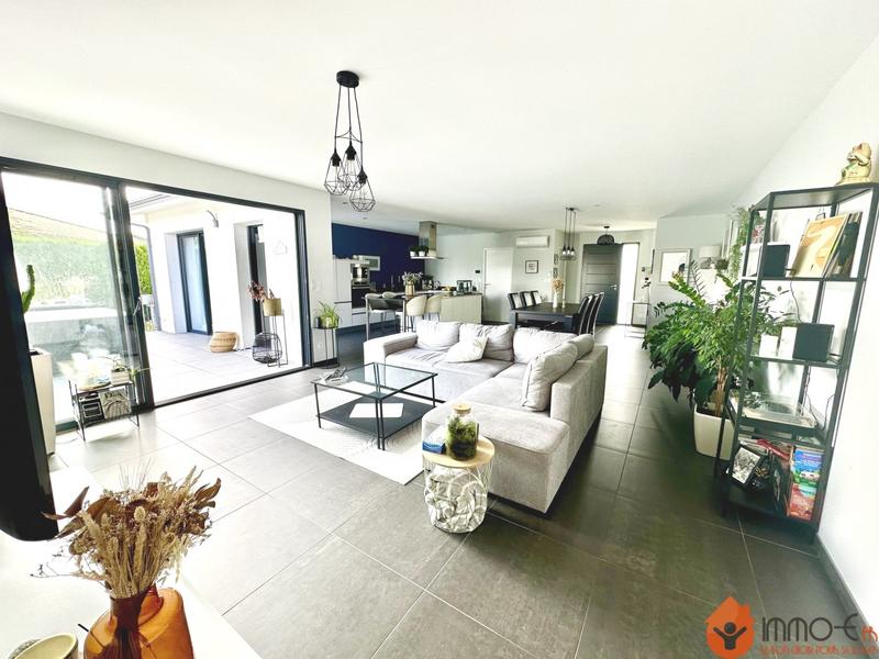 Maison - 140 m² - 5 pièces