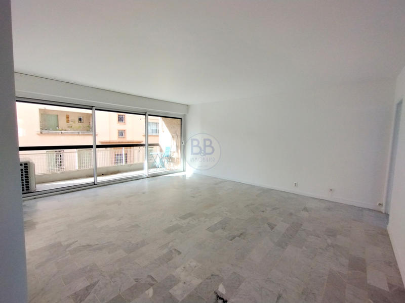 Appartement - 77 m² - 3 pièces