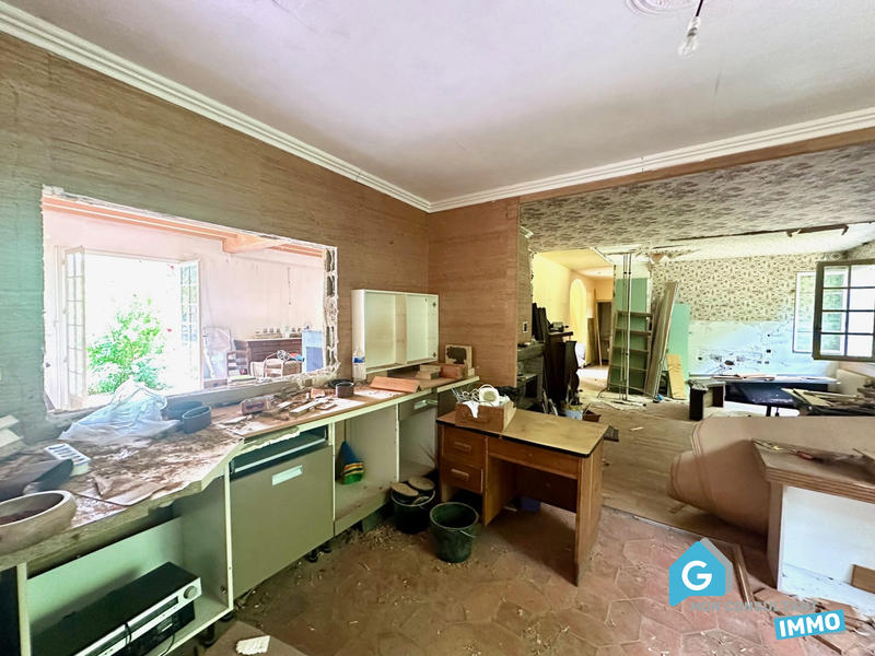 Maison - 330 m² - 8 pièces