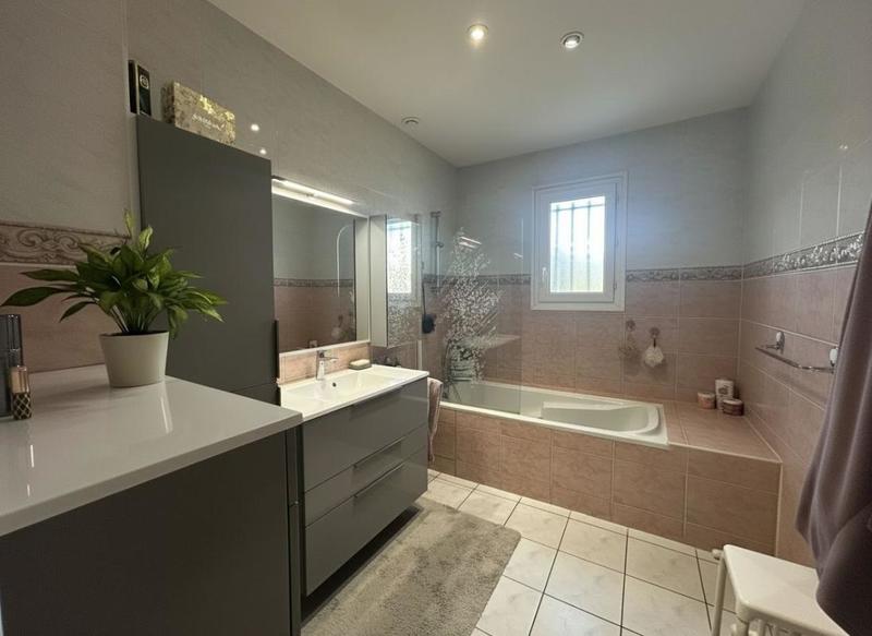 Maison - 103 m² - 4 pièces