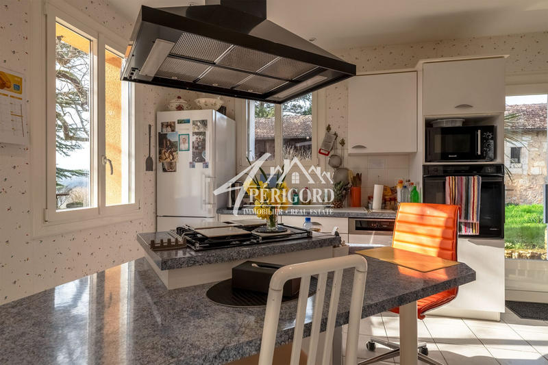 Maison - 210 m² - 10 pièces