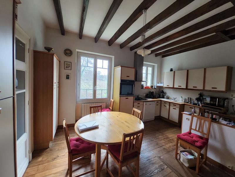 Maison - 220 m² - 8 pièces