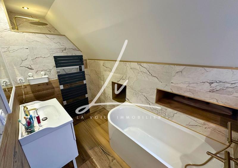 Maison - 100 m² - 5 pièces