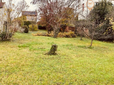 Terrain constructible - 864 m²