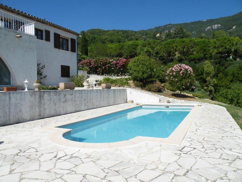 Villa - 225 m² - 6 pièces
