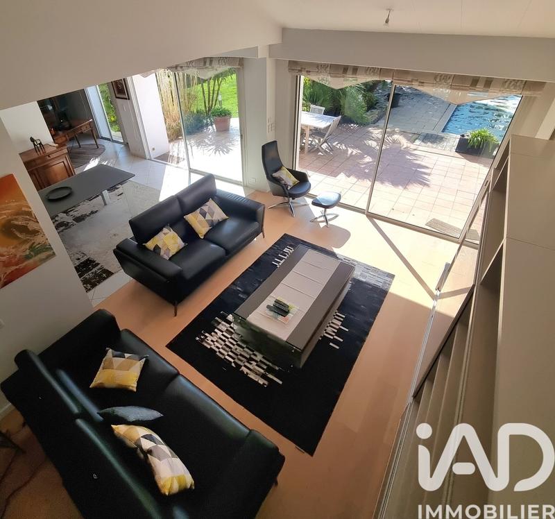 Maison - 206 m² - 6 pièces