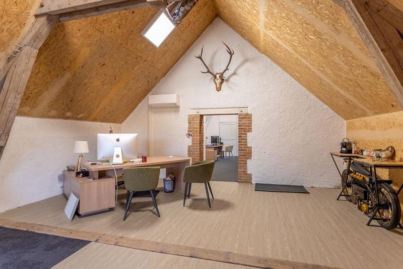 Propriété - 560 m² - 12 pièces