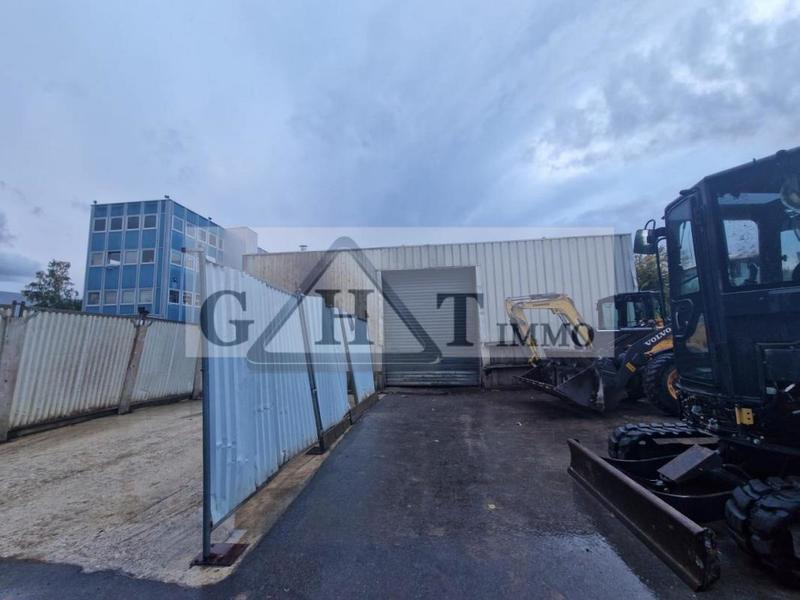 Entrepôt - 6 900 m²