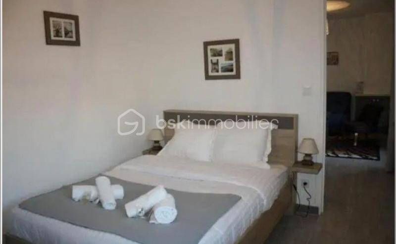 Maison - 689 m² - 30 pièces