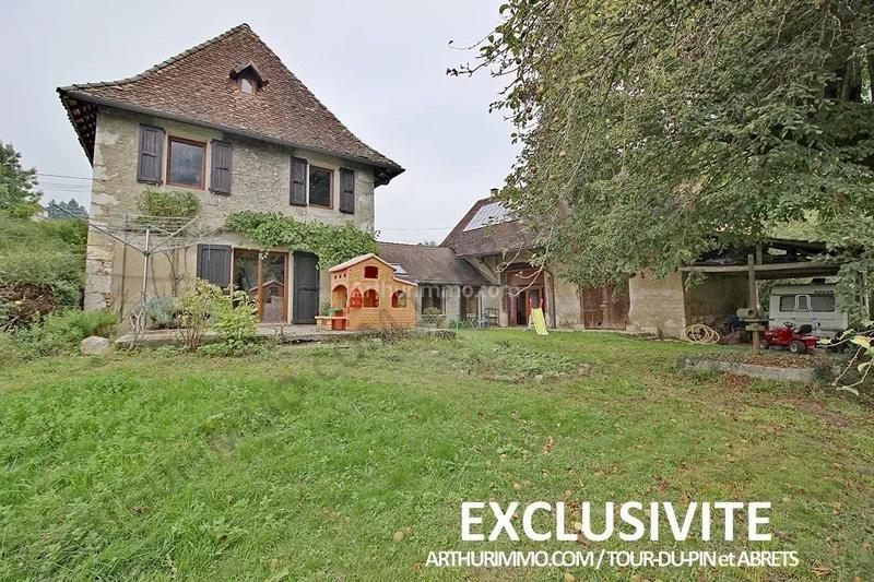 Maison - 225 m² - 9 pièces