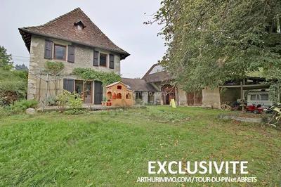 Maison - 225 m² - 9 pièces