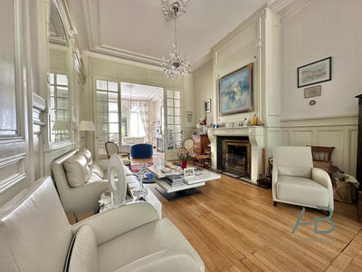 Maison ancienne - 289 m² - 10 pièces