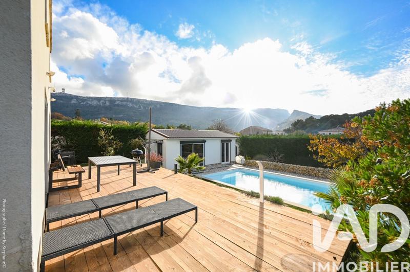 Maison - 262 m² - 11 pièces