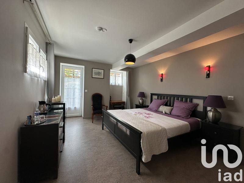 Maison - 460 m² - 16 pièces