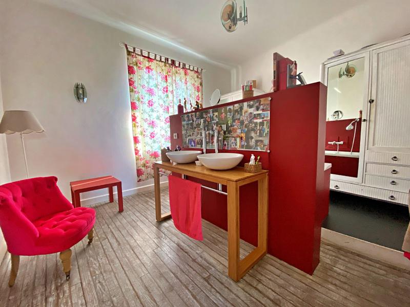 Maison - 255 m² - 7 pièces