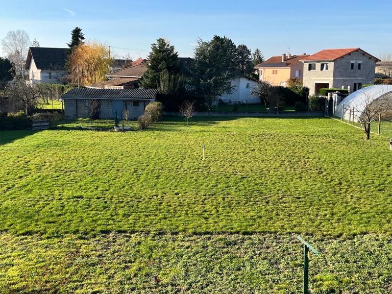 Terrain constructible - 1 040 m²