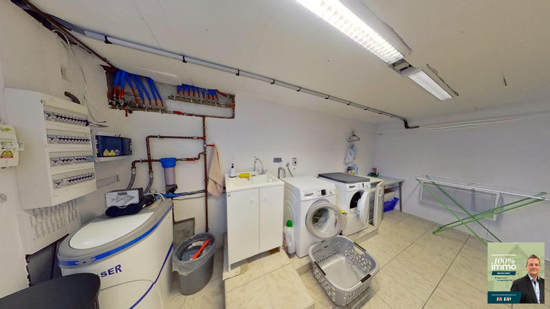 Maison - 260 m² - 6 pièces