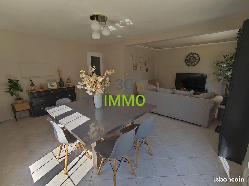 Maison - 90 m² - 5 pièces