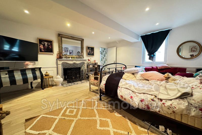 Maison - 200 m² - 8 pièces