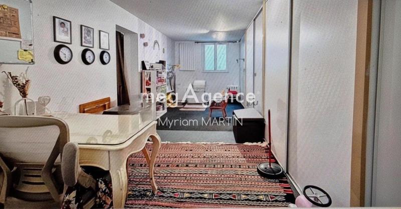 Maison - 232 m² - 9 pièces