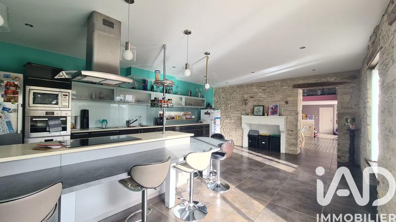 Maison - 327 m² - 7 pièces