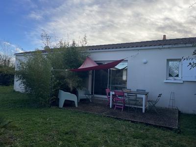 Maison traditionnelle - 90 m² - 4 pièces